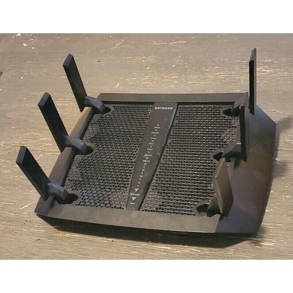 NETGEAR Nighthawk X6 AC3200 Tri-Band Gigabit Wi-Fi Router -  ‎R8000-100NAR - Picture 1 of 3